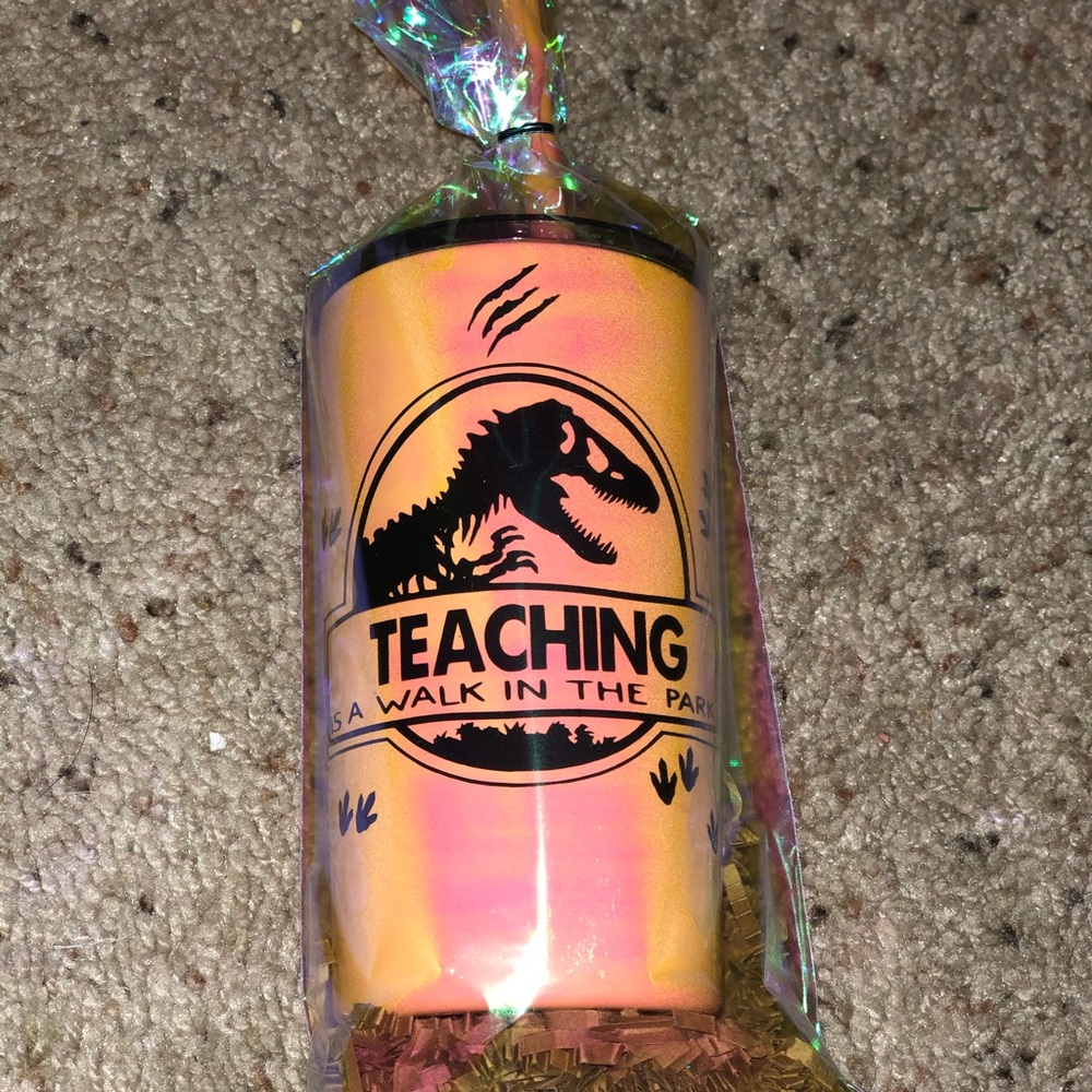 12oz Tumbler with straw.